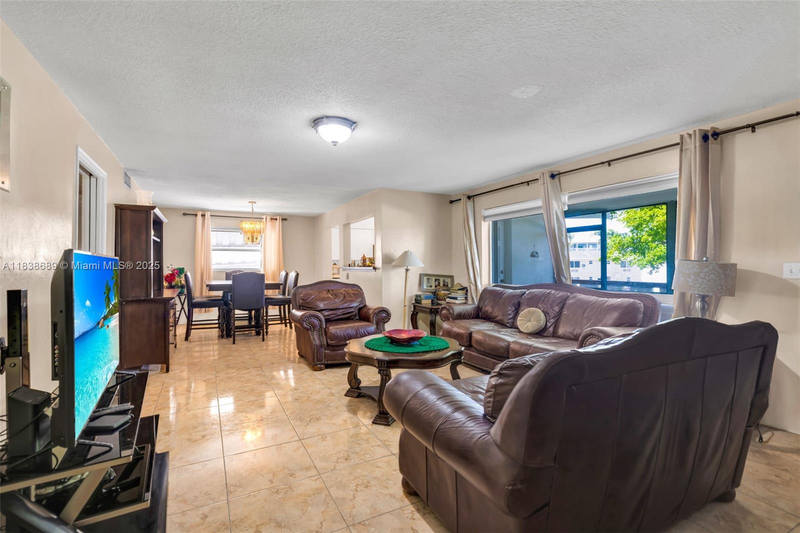 500 S Luna Ct #6, Hollywood, Florida image 4
