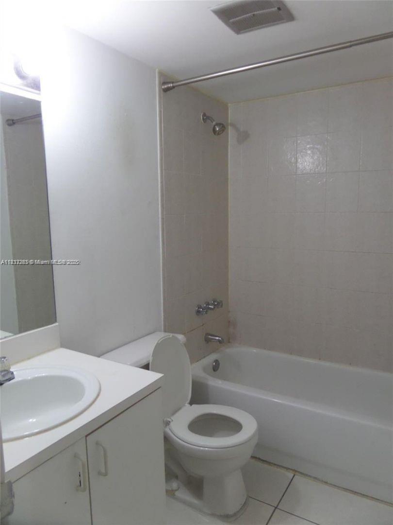 17530 NW 68th Ave #C4002, Hialeah, Florida image 9