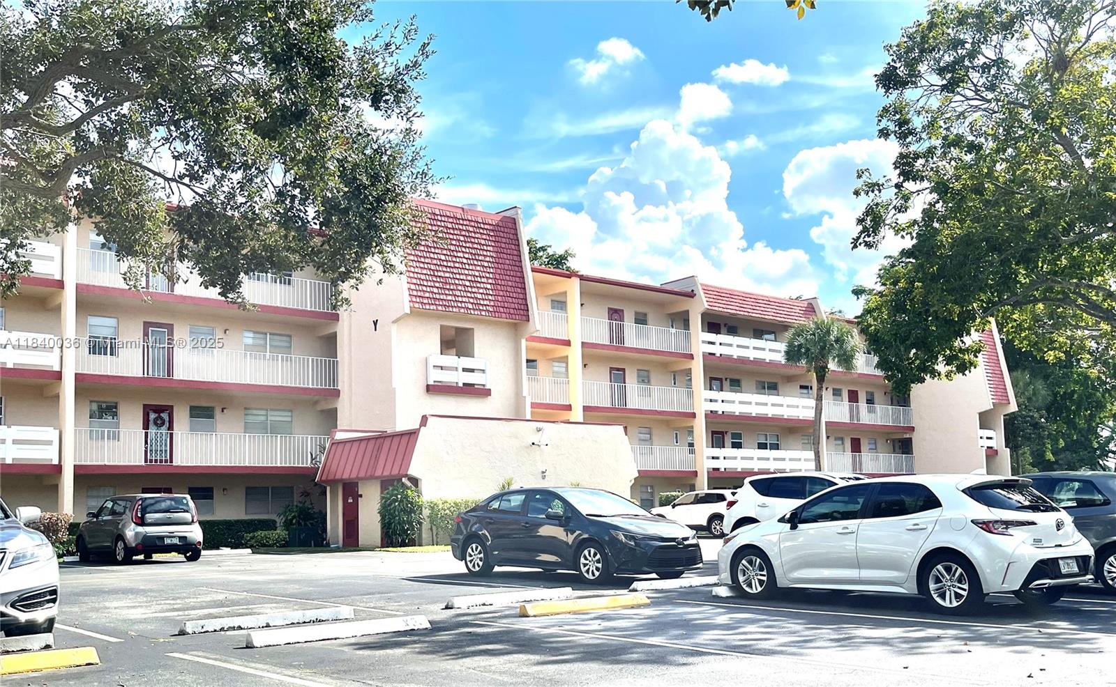 1015 Country Club Dr #109, Margate, Florida image 13