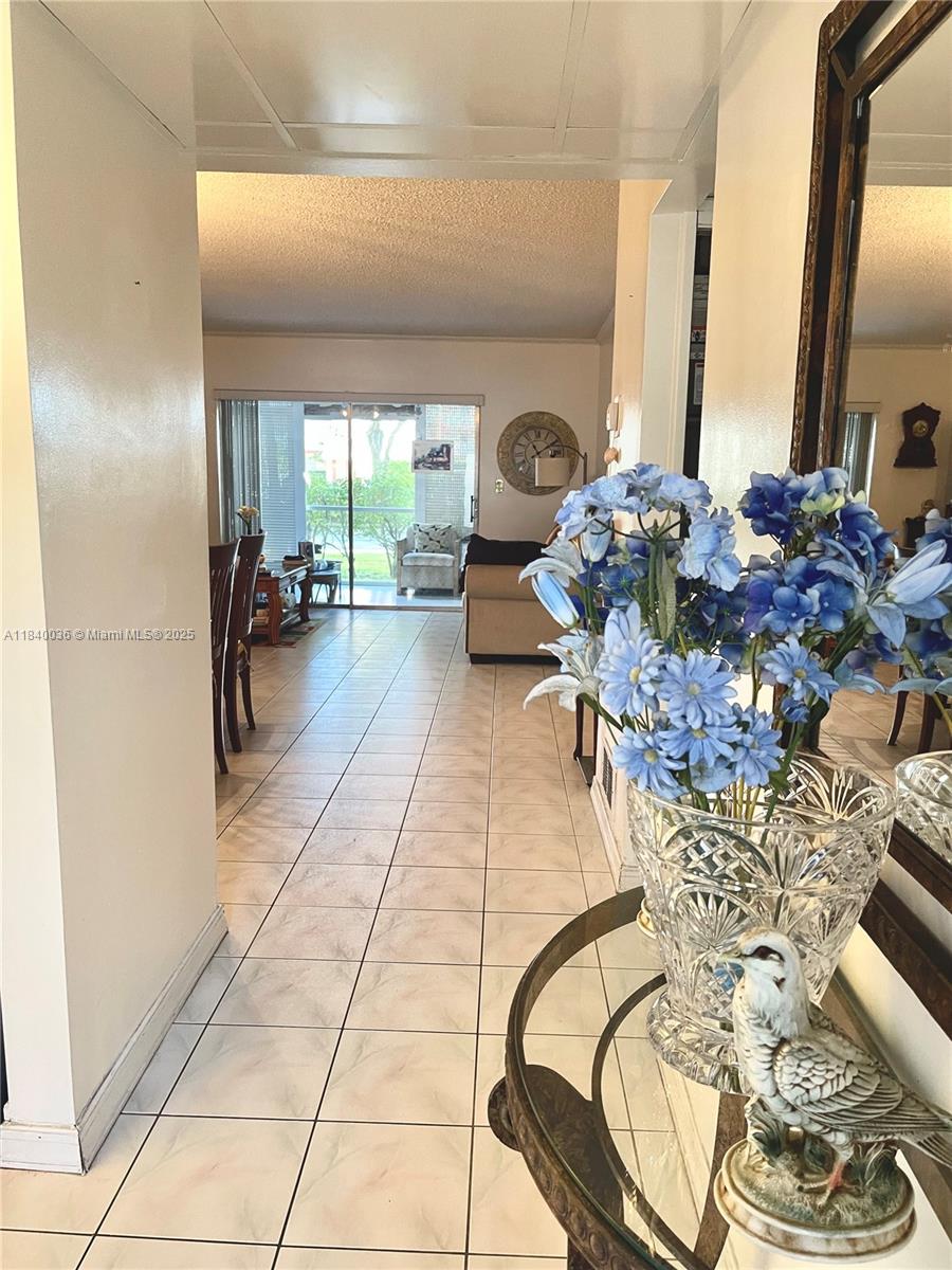 1015 Country Club Dr #109, Margate, Florida image 3