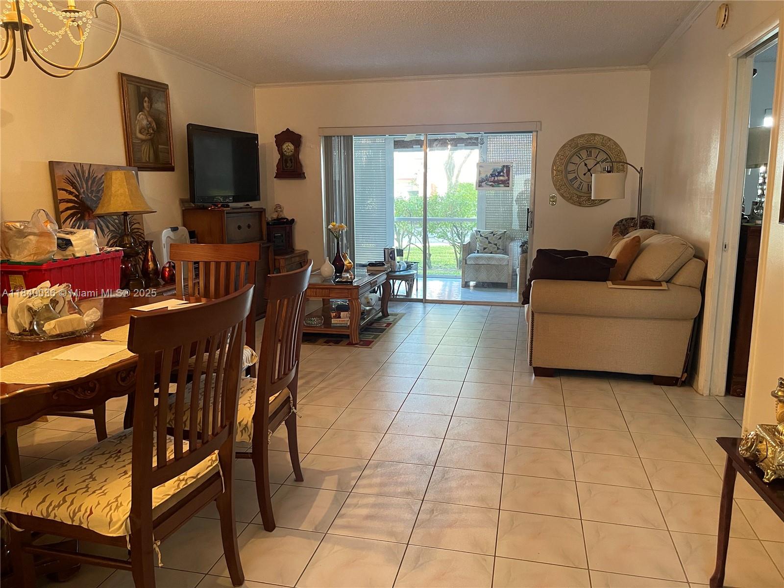 1015 Country Club Dr #109, Margate, Florida image 4