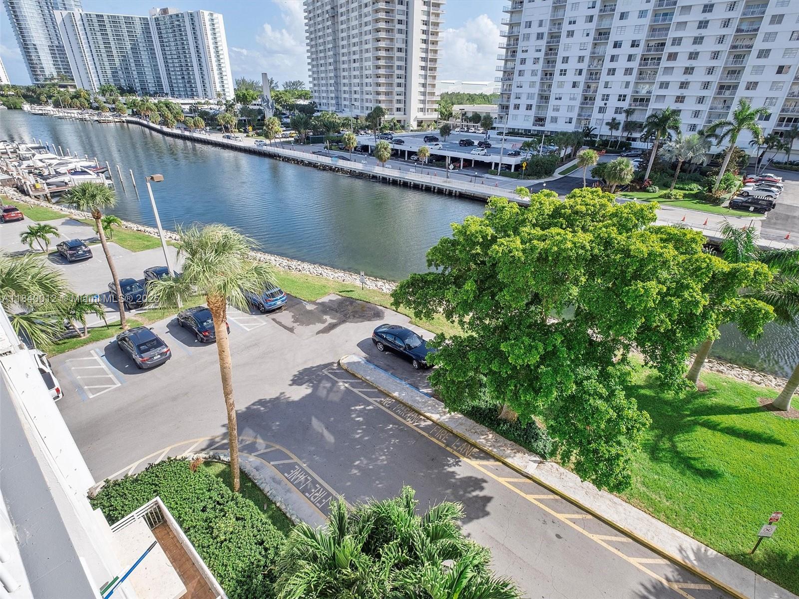 400 Kings Point Dr #523, Sunny Isles Beach, Florida image 19