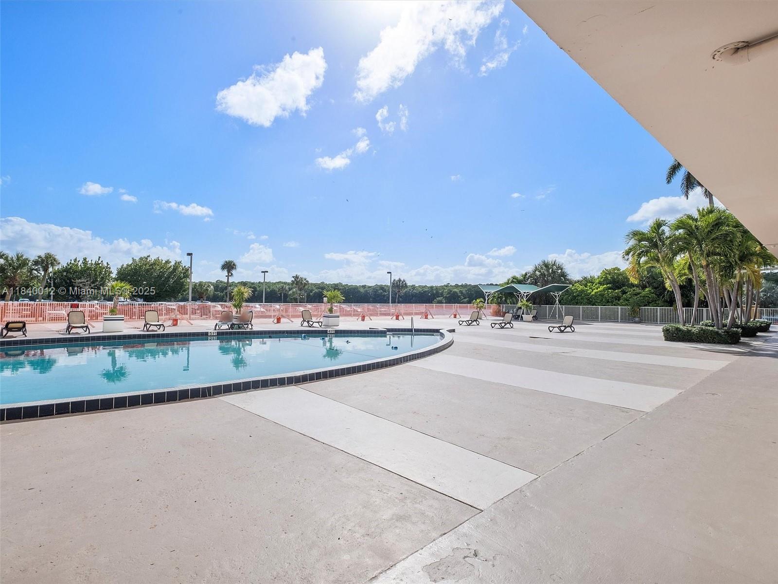 400 Kings Point Dr #523, Sunny Isles Beach, Florida image 24