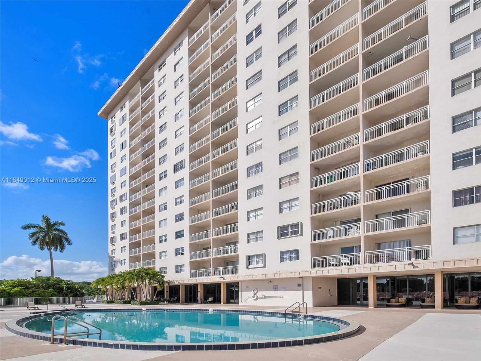 400 Kings Point Dr #523, Sunny Isles Beach, Florida image 25