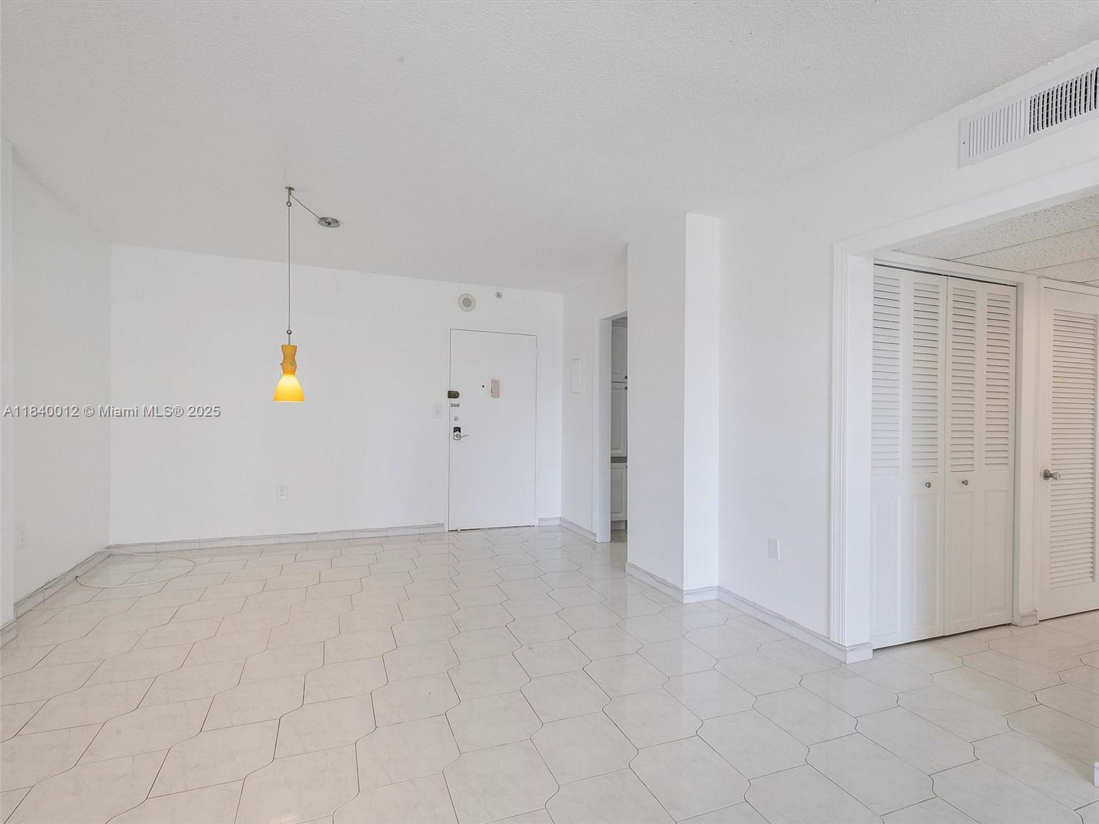400 Kings Point Dr #523, Sunny Isles Beach, Florida image 4