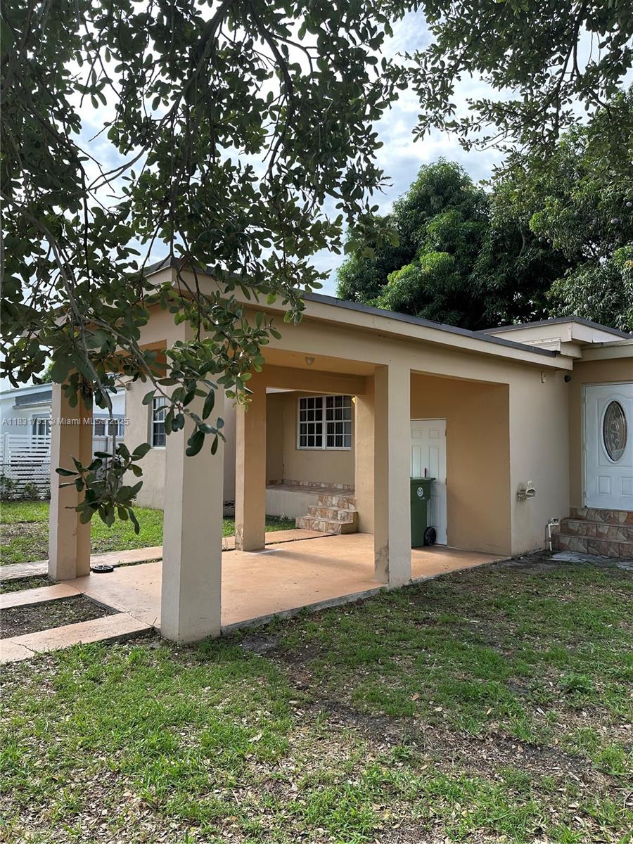 658 SE 8th Pl, Hialeah, Florida image 1