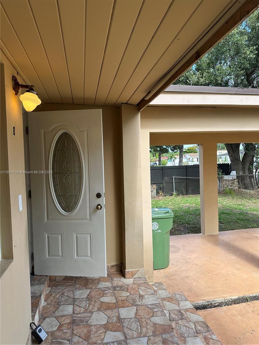 658 SE 8th Pl, Hialeah, Florida image 4