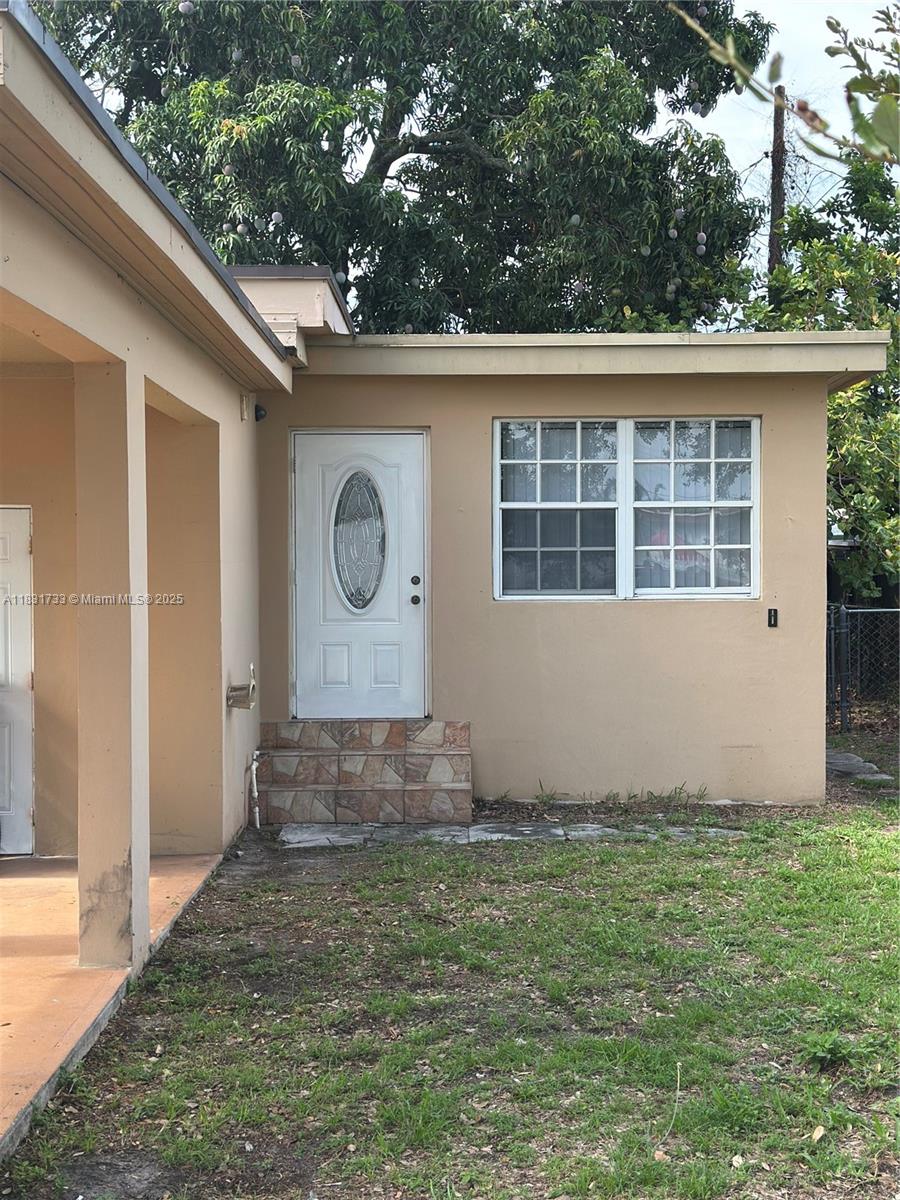 658 SE 8th Pl, Hialeah, Florida image 6