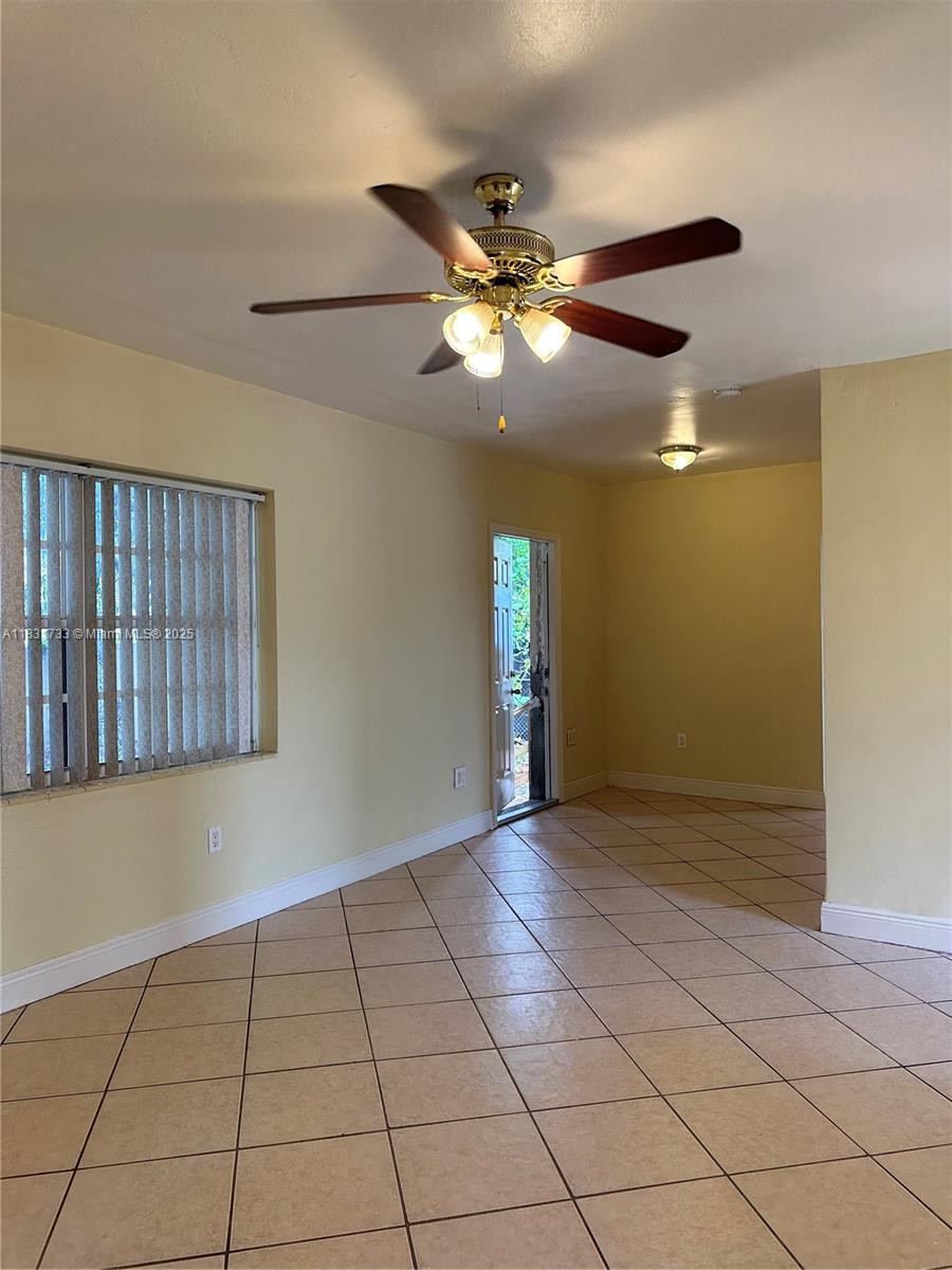 658 SE 8th Pl, Hialeah, Florida image 8