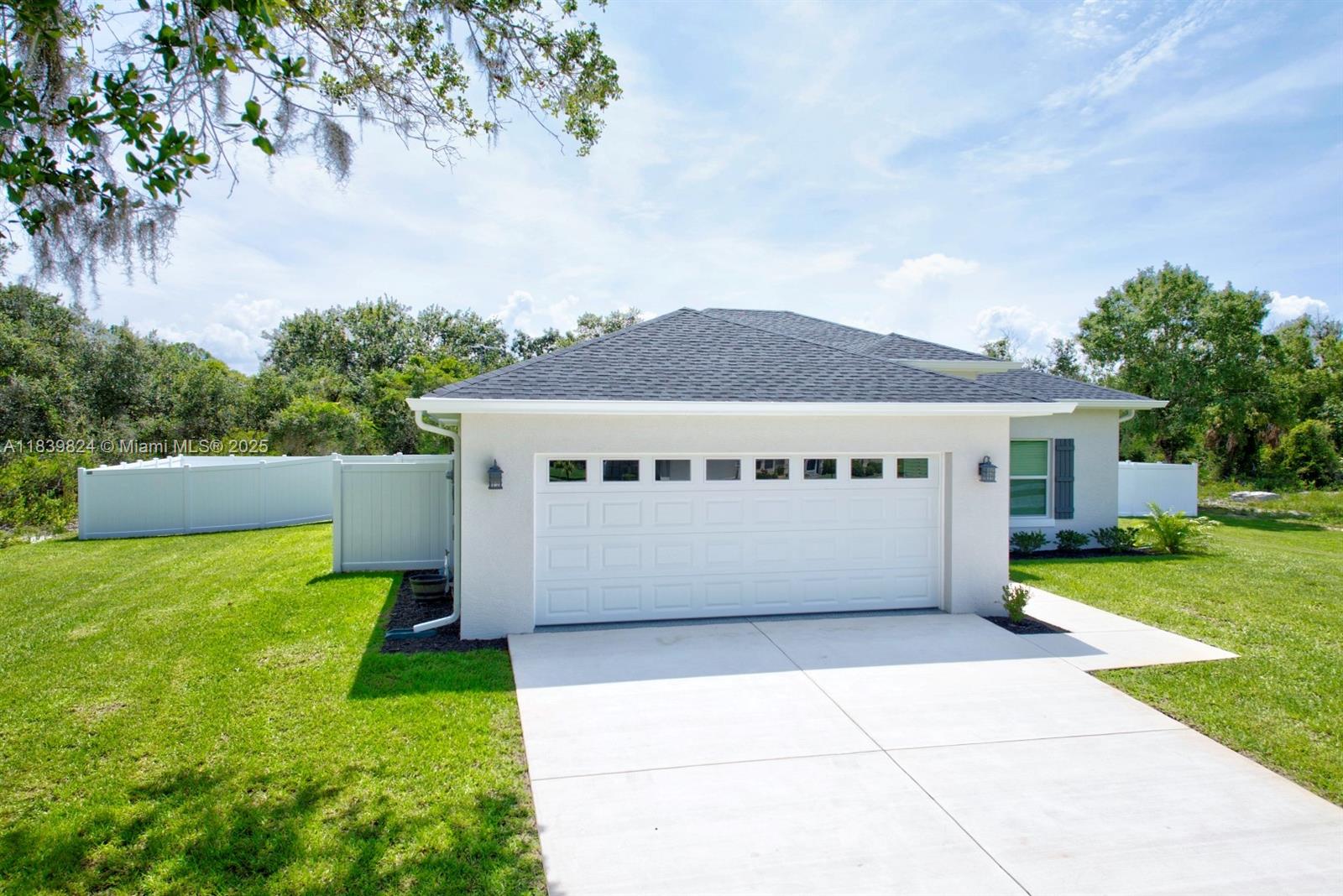 2724 Duane Palmer Boulevard, Sebring, Florida image 2