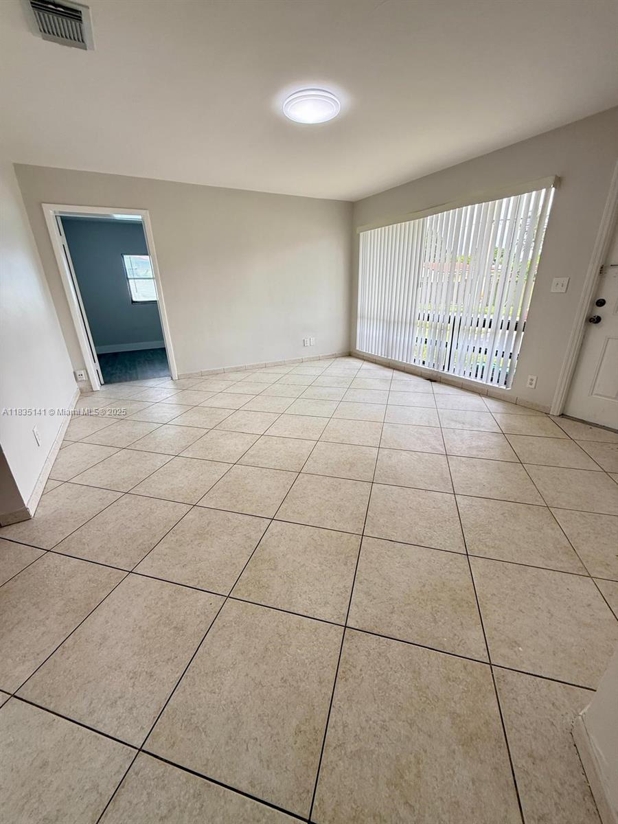 2240 N 57th Way, Hollywood, Florida image 10