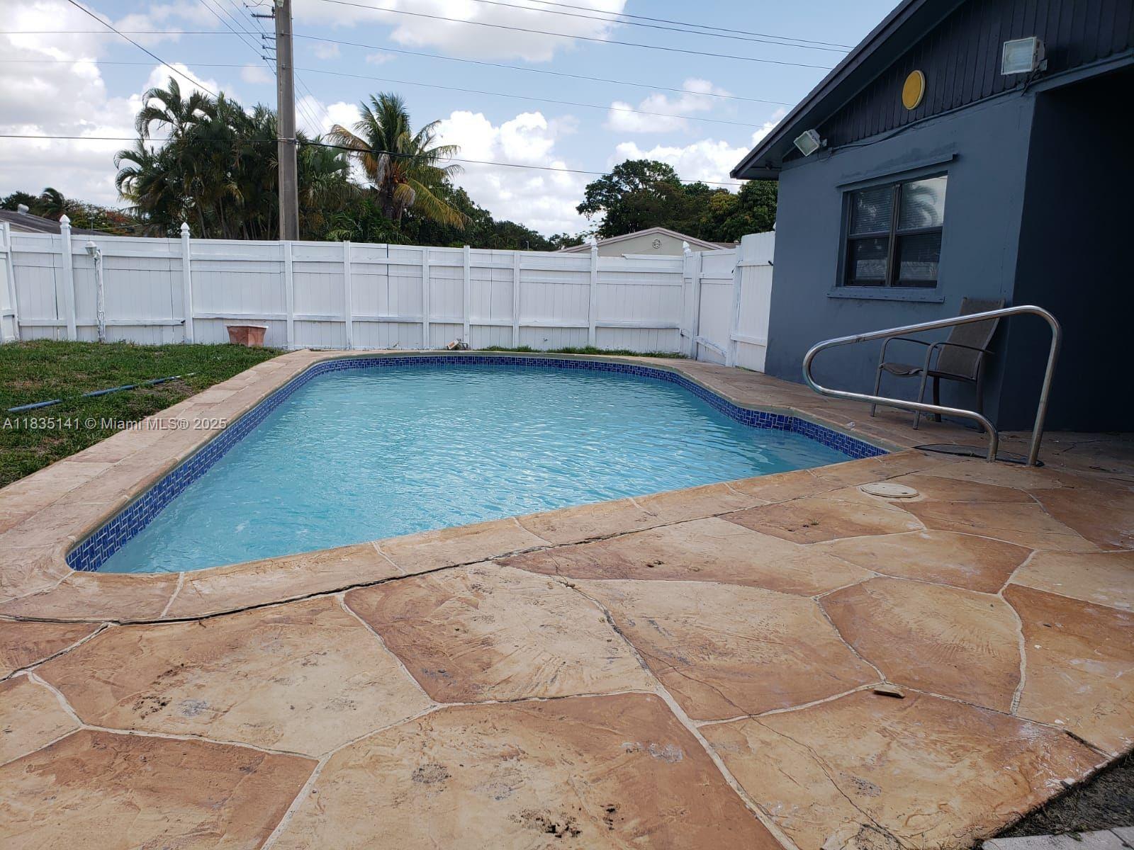 2240 N 57th Way, Hollywood, Florida image 20