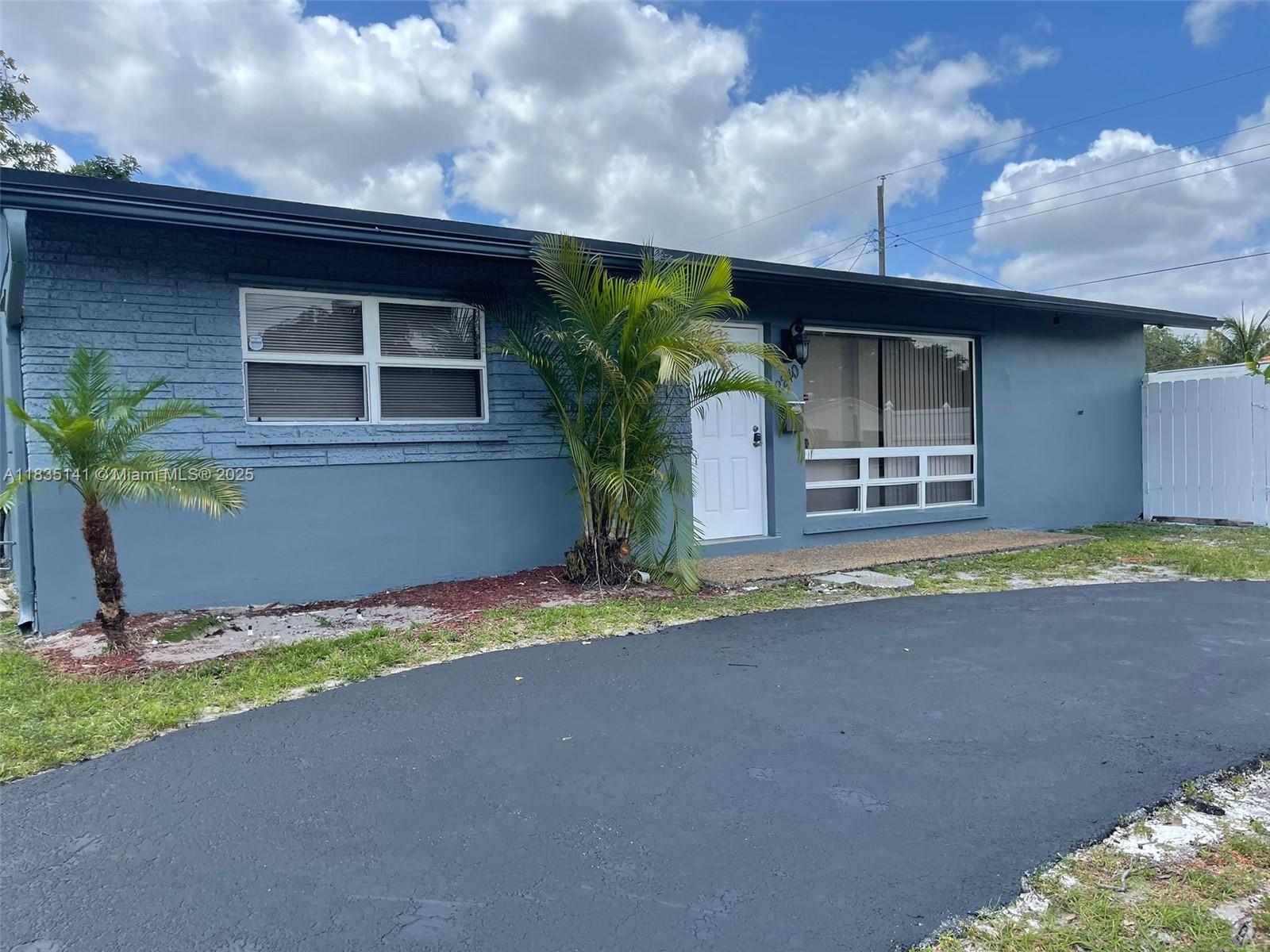 2240 N 57th Way, Hollywood, Florida image 3