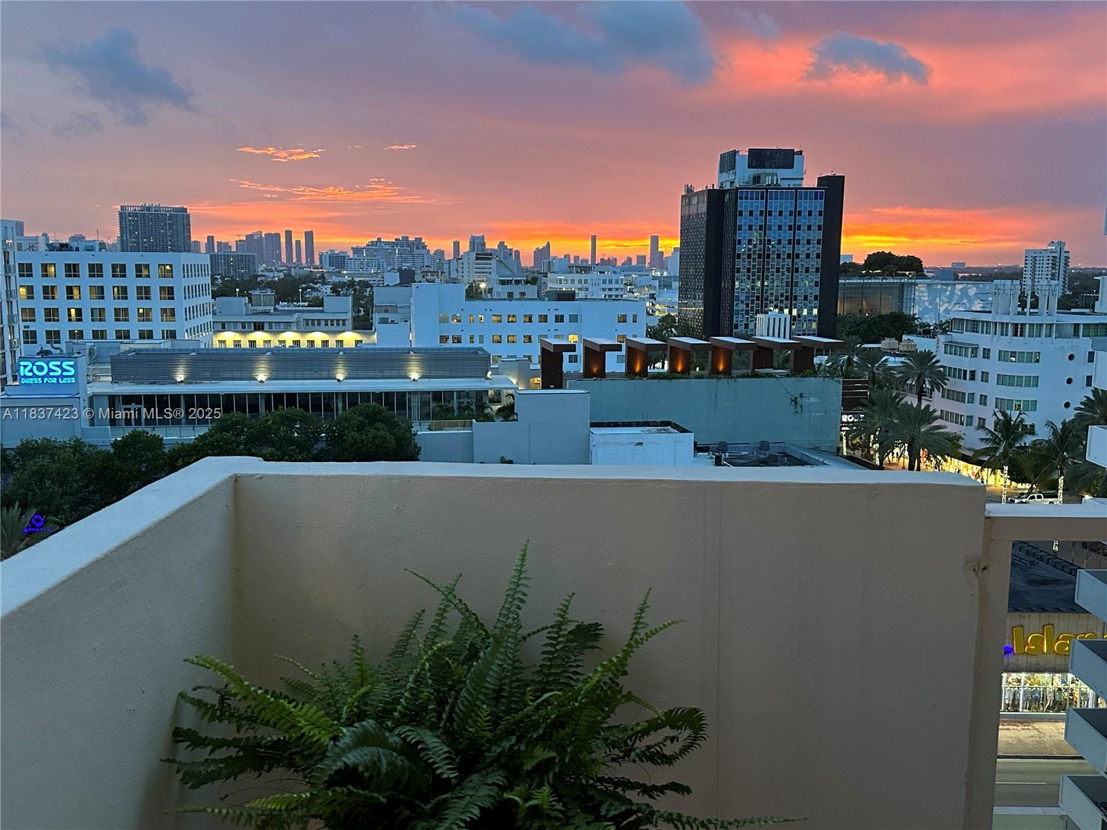 100 Lincoln Rd #1022, Miami Beach, Florida image 9