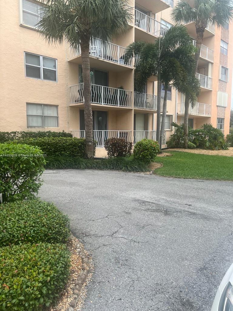 500 Executive Center Dr #2G, West Palm Beach, Florida image 16