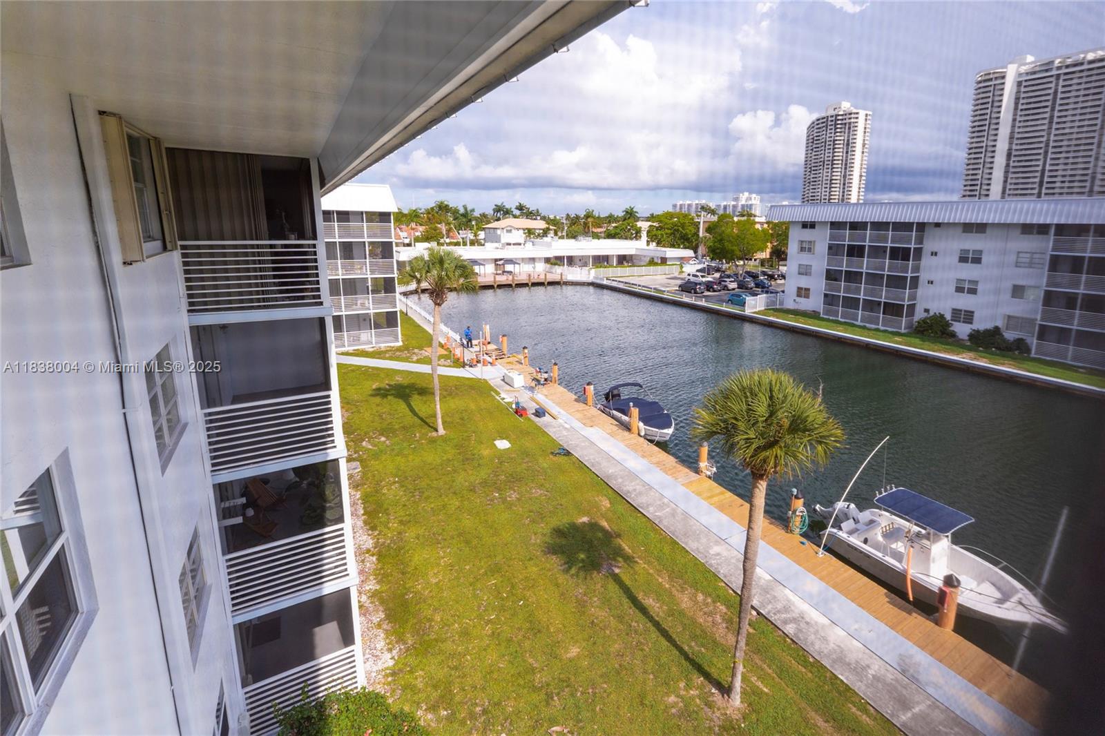 3551 NE 169th St #411, North Miami Beach, Florida image 1