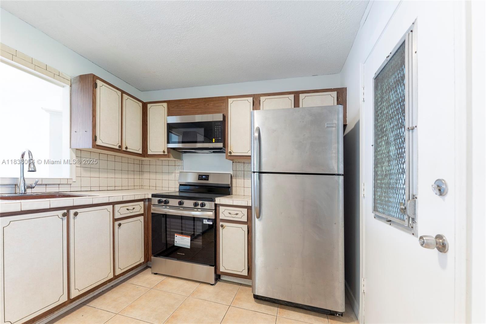 3551 NE 169th St #411, North Miami Beach, Florida image 18