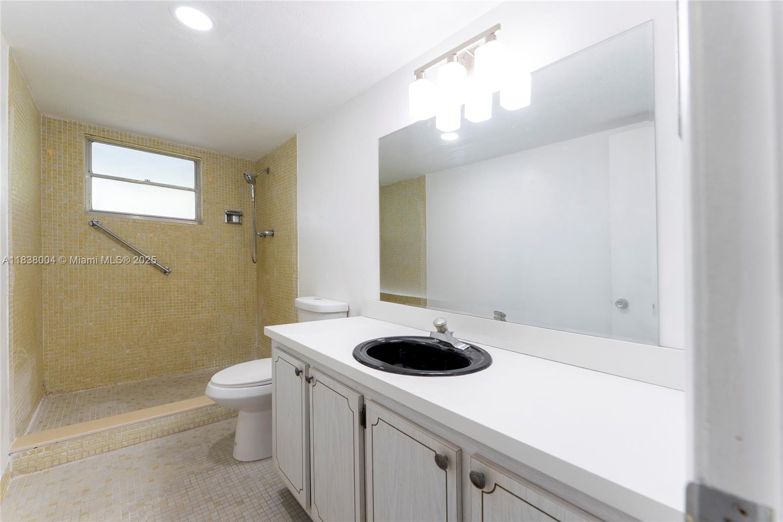 3551 NE 169th St #411, North Miami Beach, Florida image 28