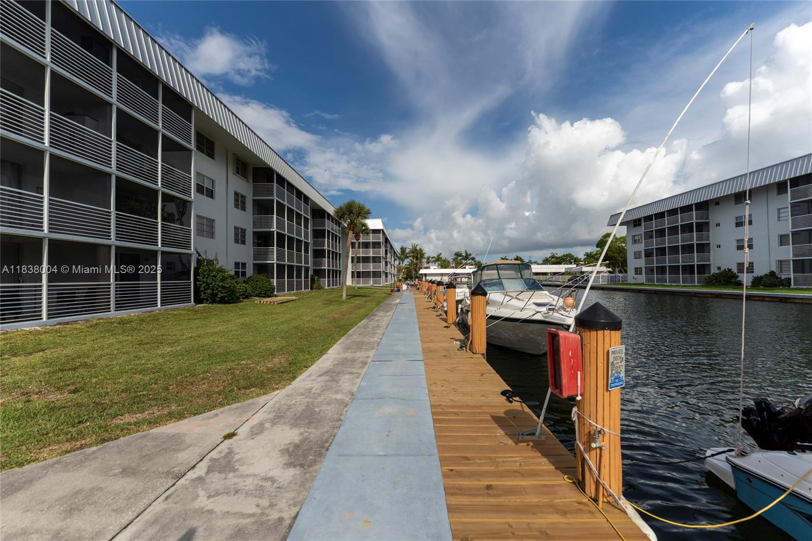 3551 NE 169th St #411, North Miami Beach, Florida image 4