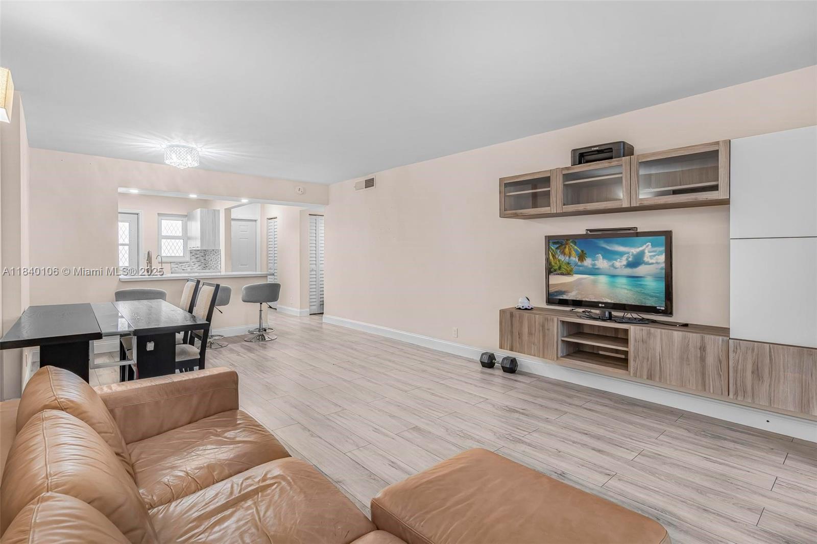 609 NE 14th Ave #603, Hallandale Beach, Florida image 14