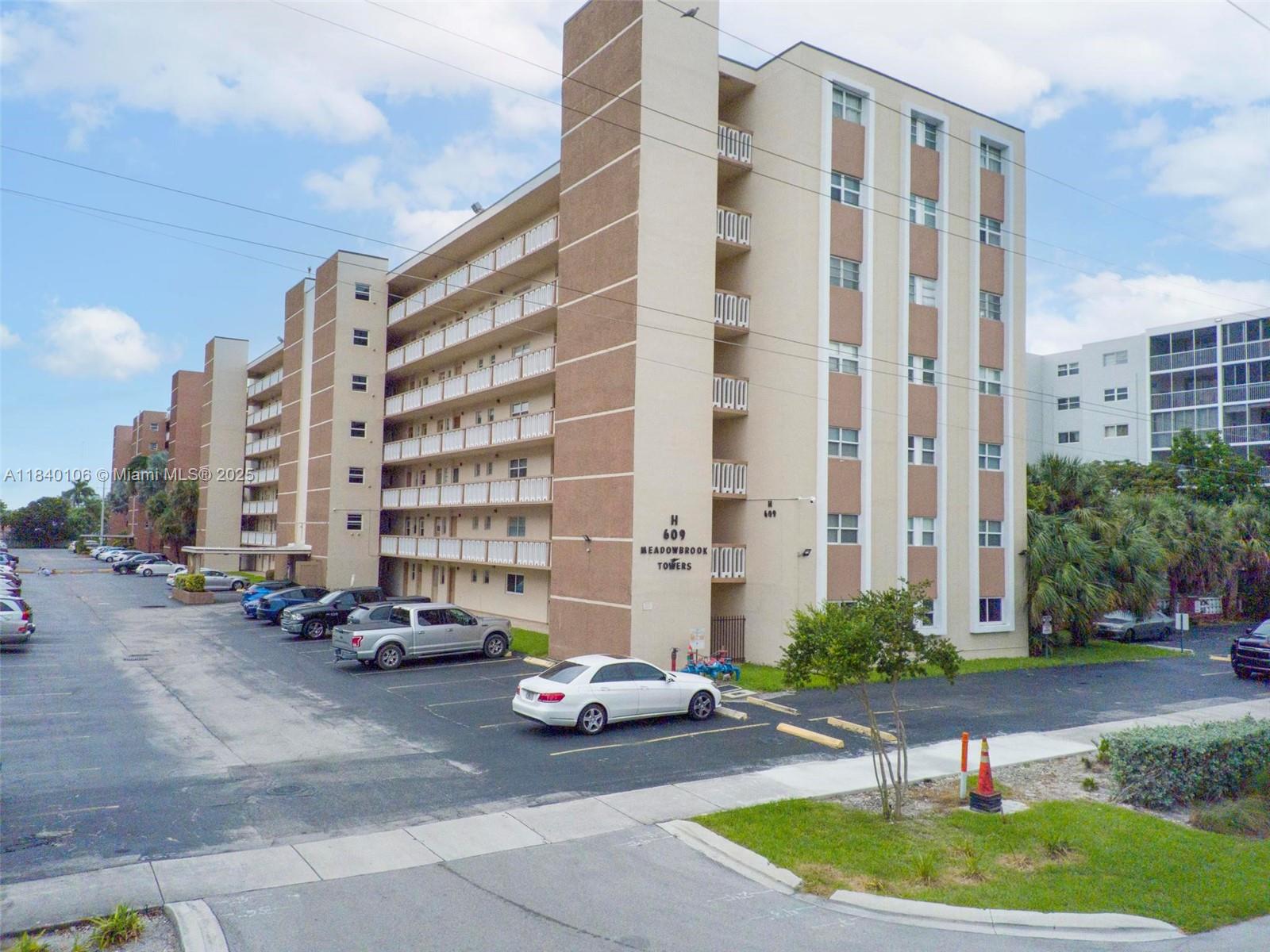 609 NE 14th Ave #603, Hallandale Beach, Florida image 2
