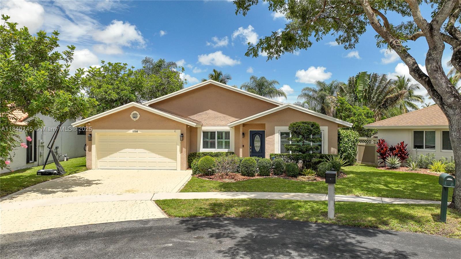 1710 SW 100th Ter, Davie, Florida image 1