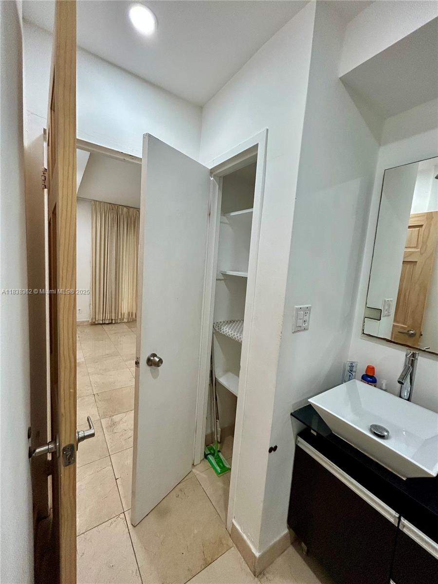 5401 Collins Ave #514, Miami Beach, Florida image 28