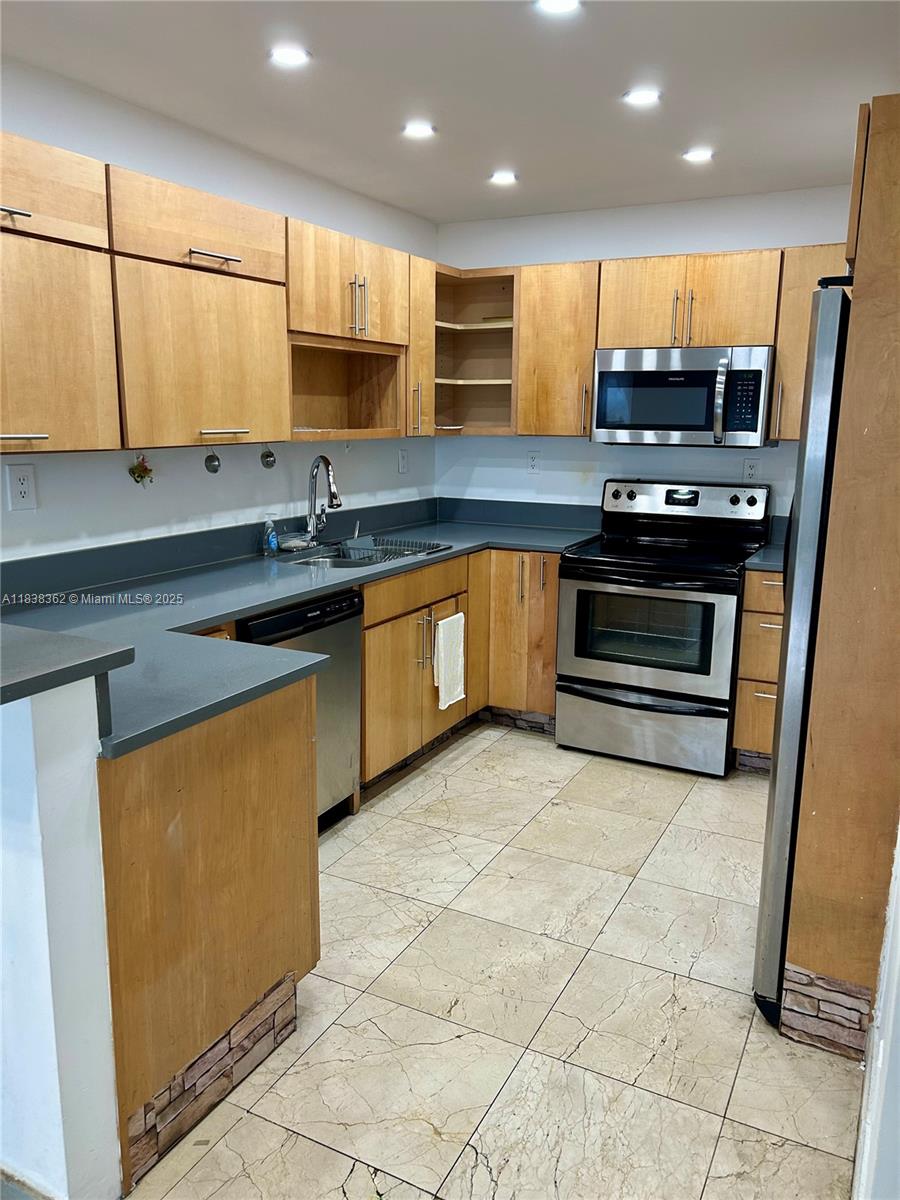 5401 Collins Ave #514, Miami Beach, Florida image 35