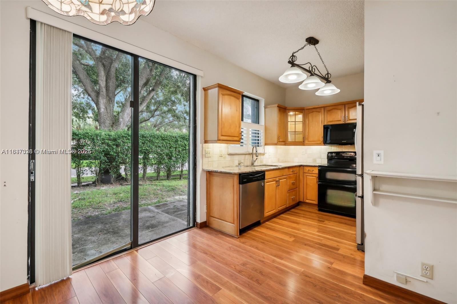 1010 NW 105th Way #B-139, Plantation, Florida image 6