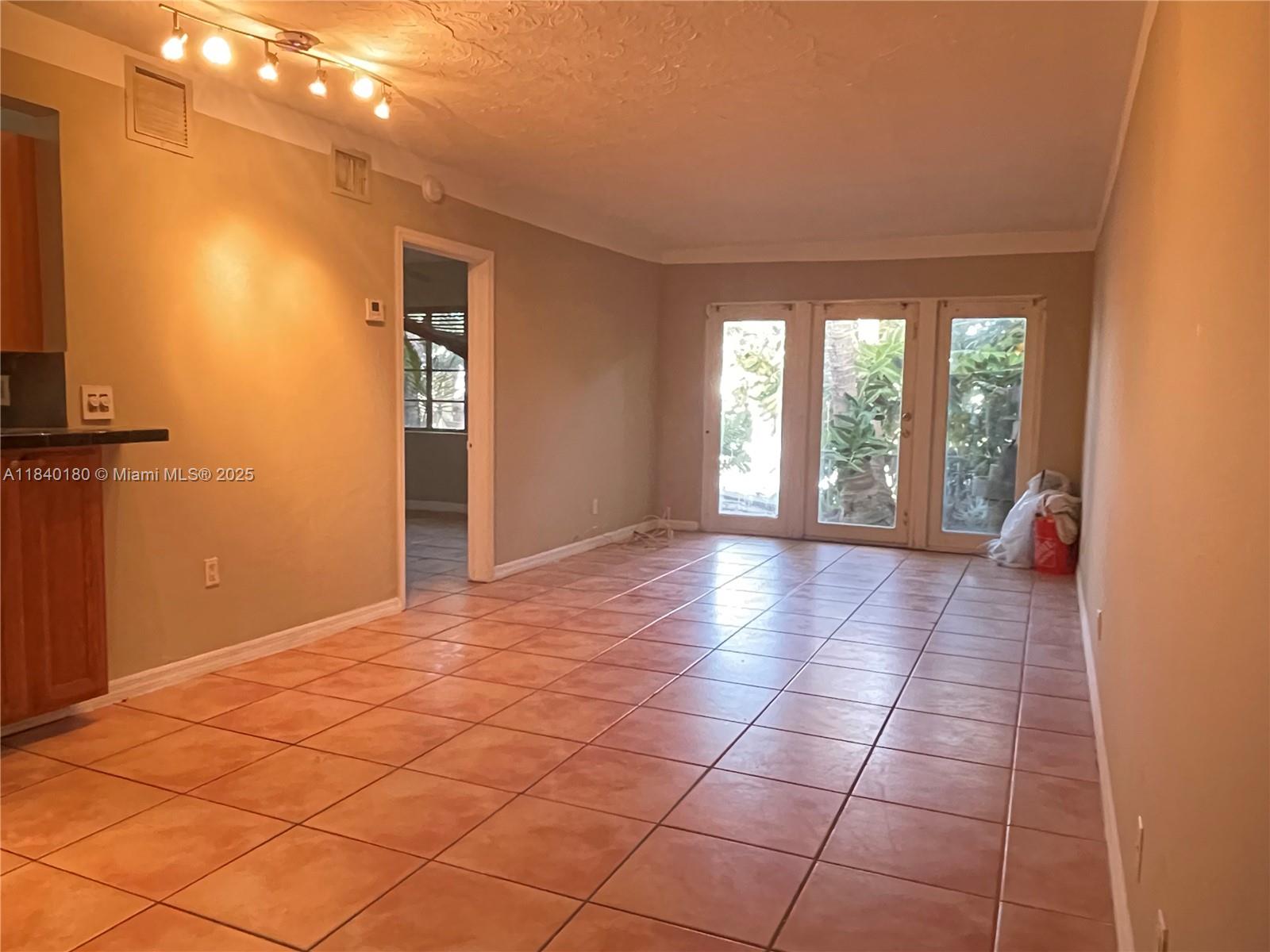 8300 Byron Ave #5, Miami Beach, Florida image 1