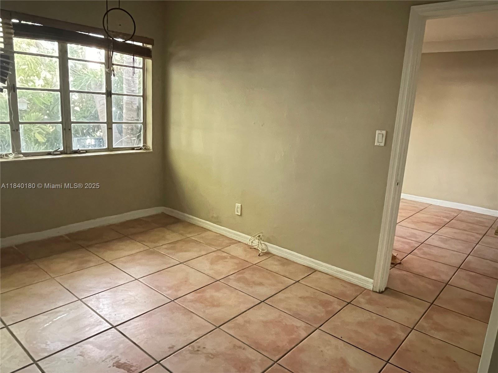 8300 Byron Ave #5, Miami Beach, Florida image 4