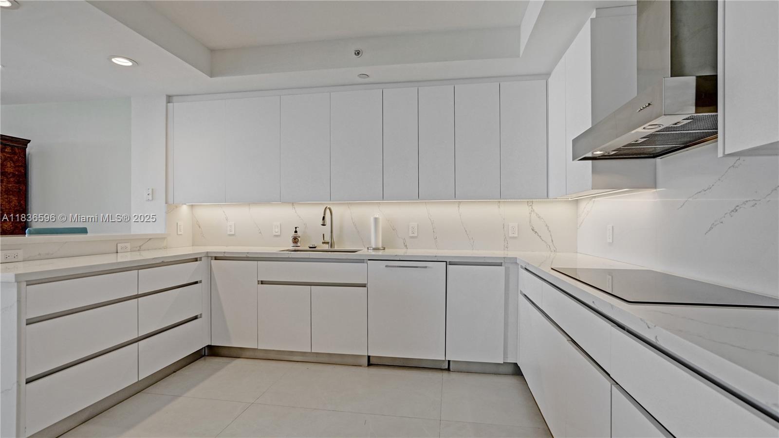 20201 E Country Club Dr #1202, Aventura, Florida image 17