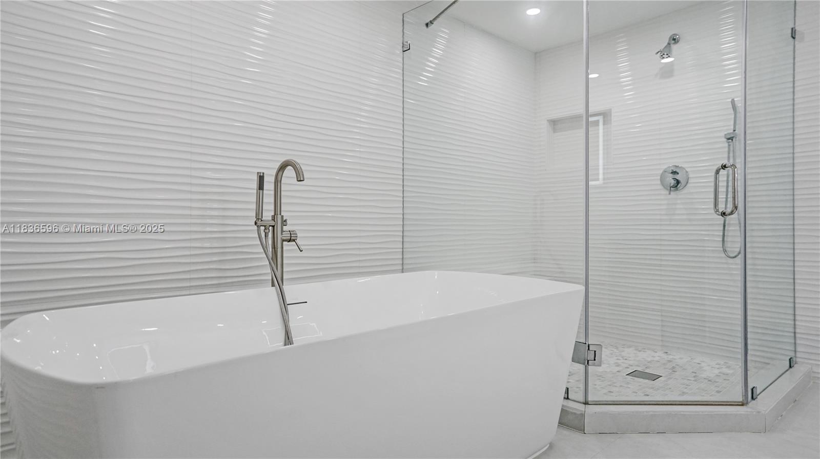 20201 E Country Club Dr #1202, Aventura, Florida image 28