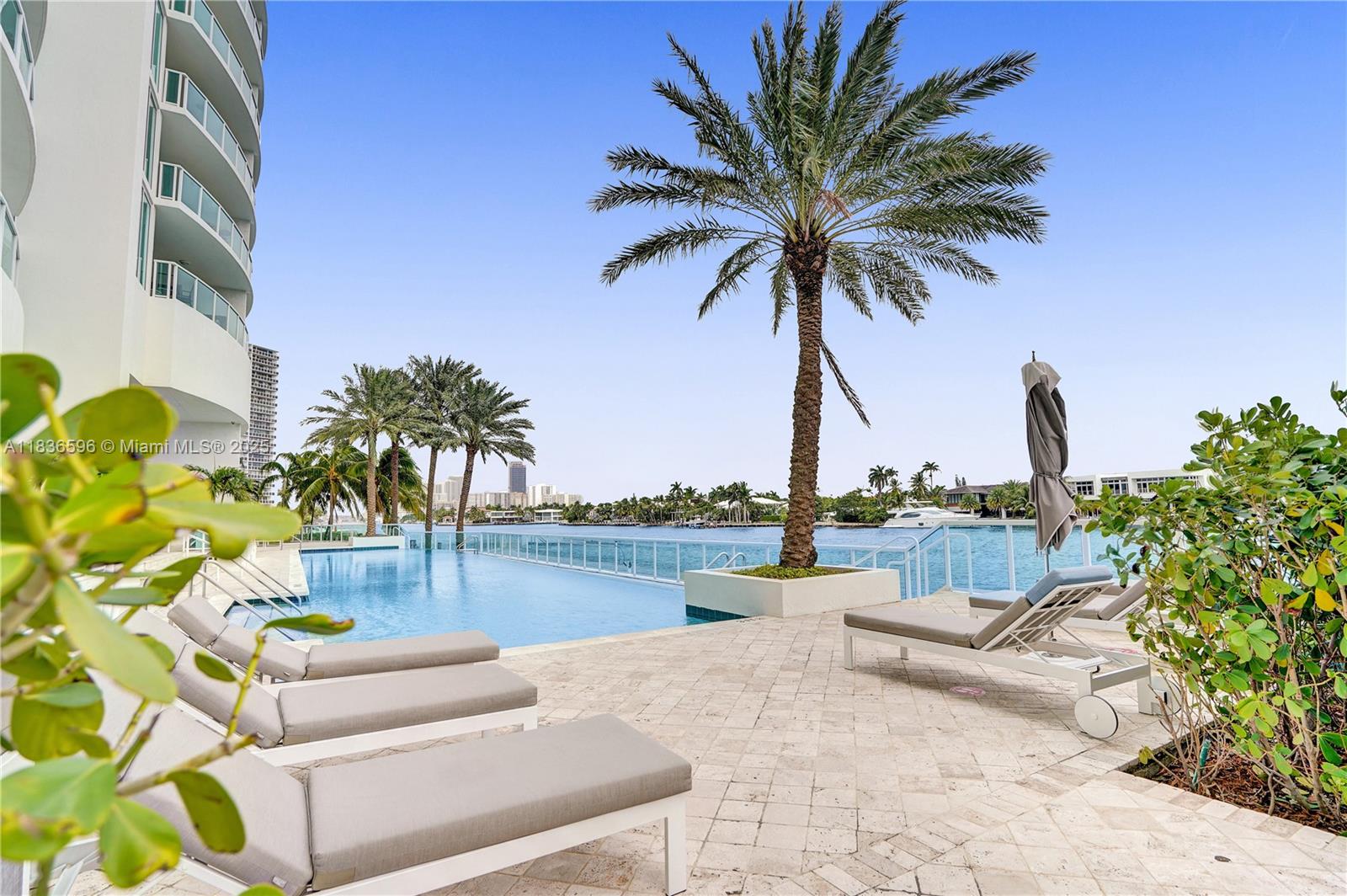 20201 E Country Club Dr #1202, Aventura, Florida image 29