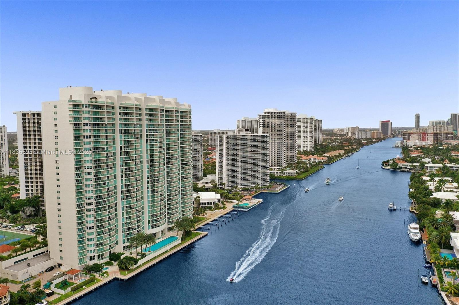 20201 E Country Club Dr #1202, Aventura, Florida image 3