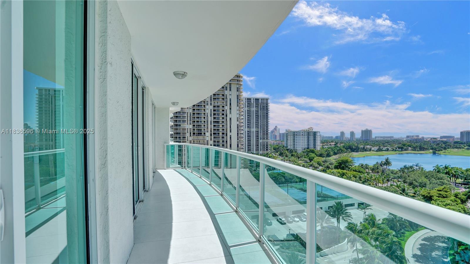 20201 E Country Club Dr #1202, Aventura, Florida image 33