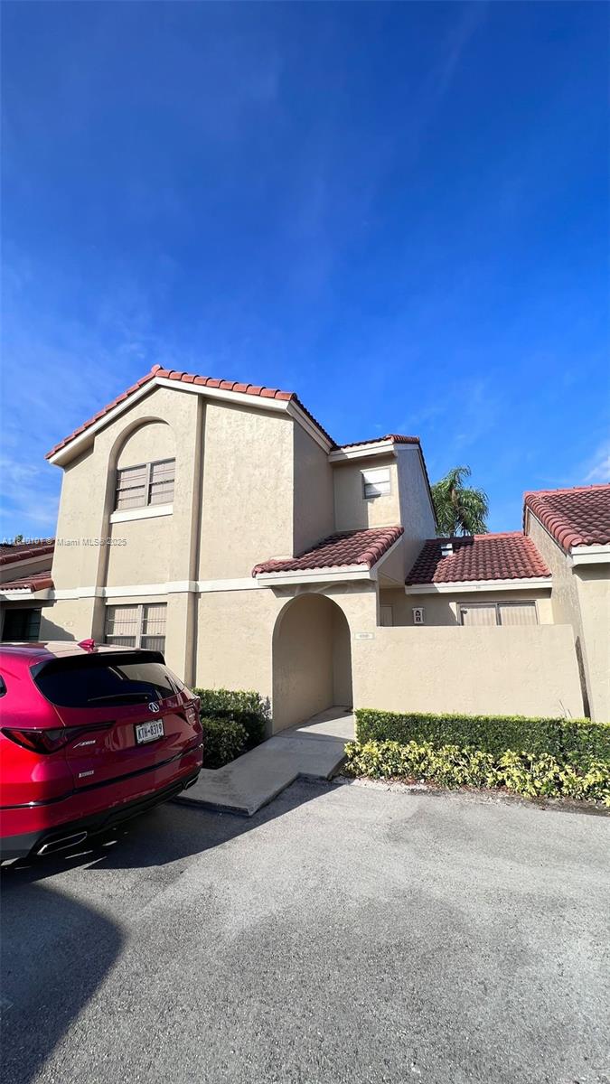6169 NW 170th Ter, Hialeah, Florida image 1