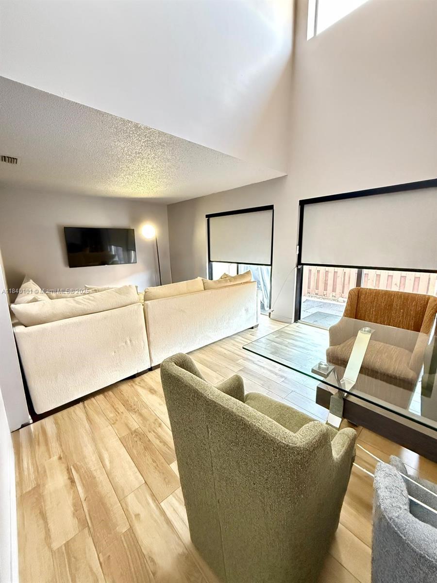6169 NW 170th Ter, Hialeah, Florida image 15