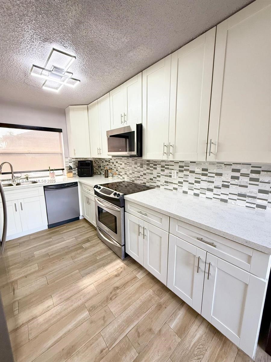6169 NW 170th Ter, Hialeah, Florida image 4