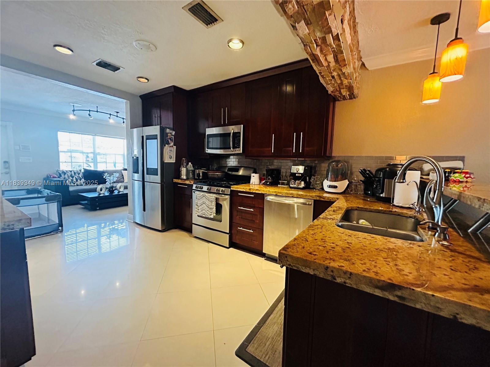 180 E 46th St, Hialeah, Florida image 20