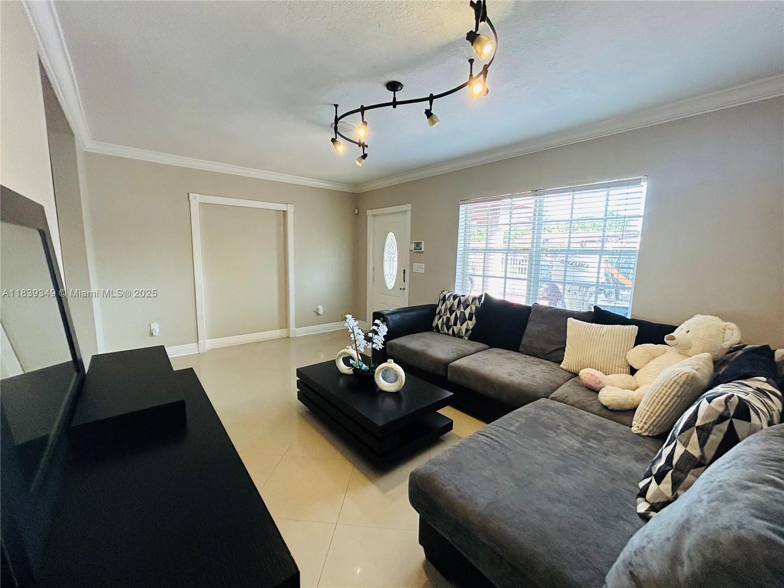 180 E 46th St, Hialeah, Florida image 27
