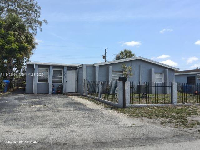 Residential, Hollywood, Florida image 1
