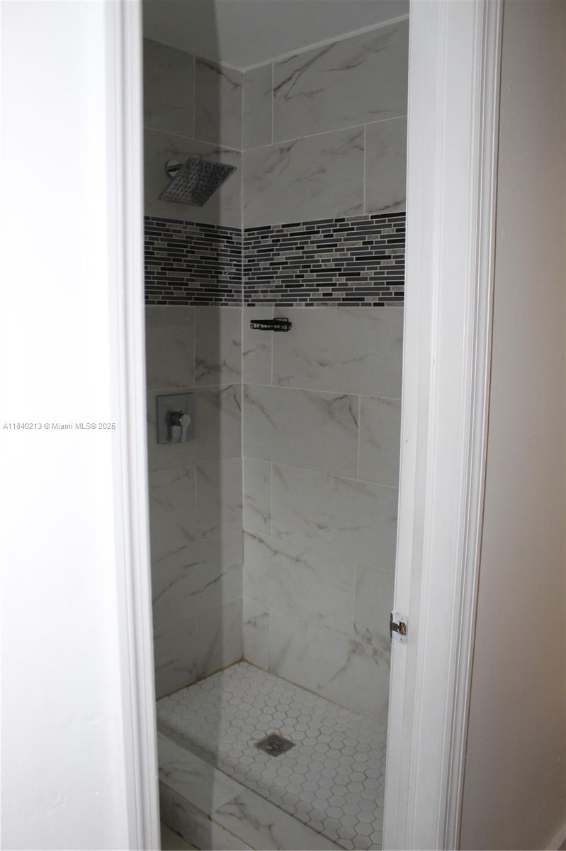 Residential, Hollywood, Florida image 13