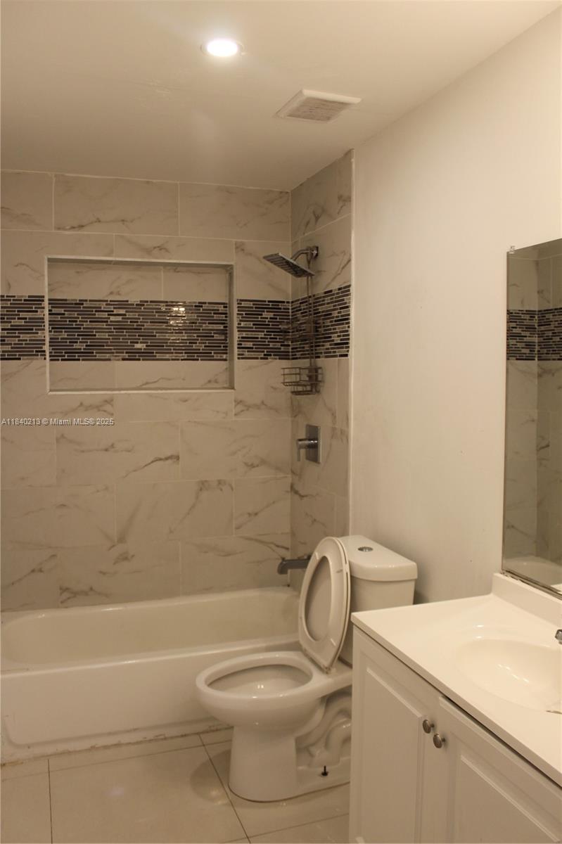 Residential, Hollywood, Florida image 16