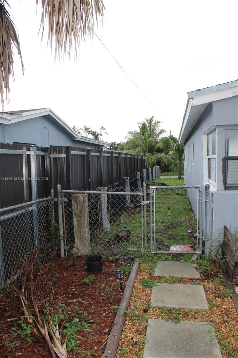 Residential, Hollywood, Florida image 25