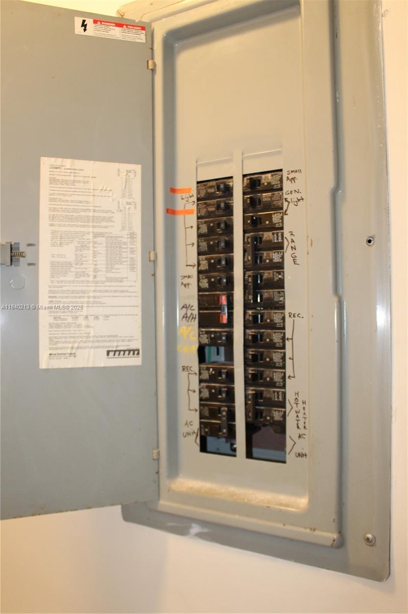 Residential, Hollywood, Florida image 27