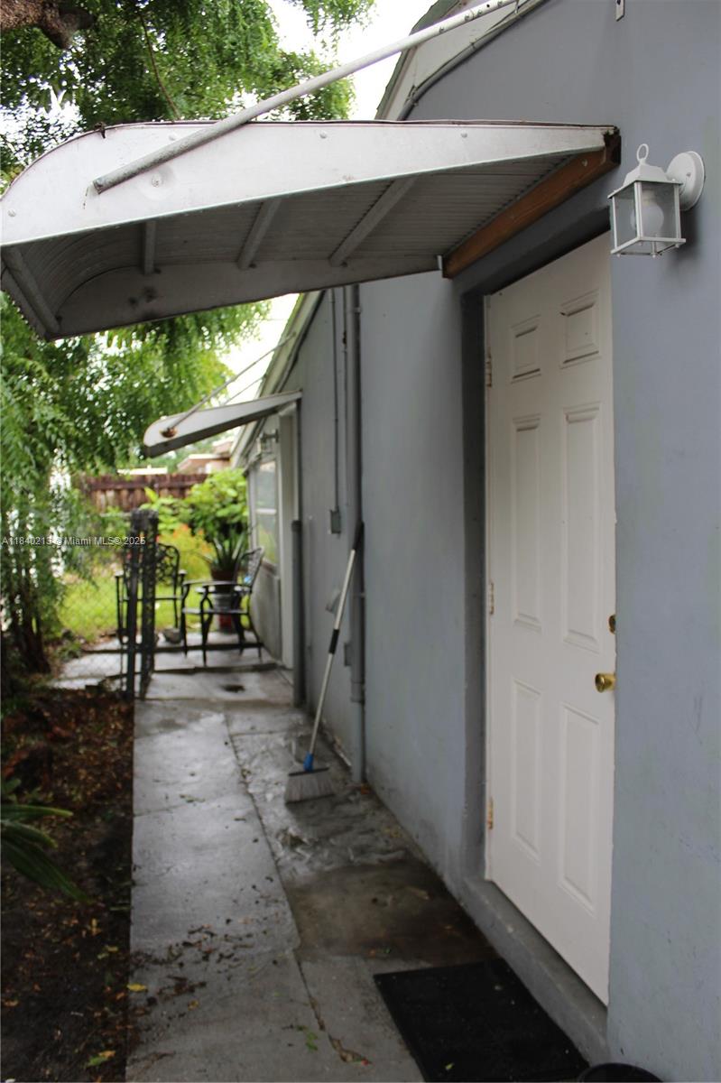 Residential, Hollywood, Florida image 30