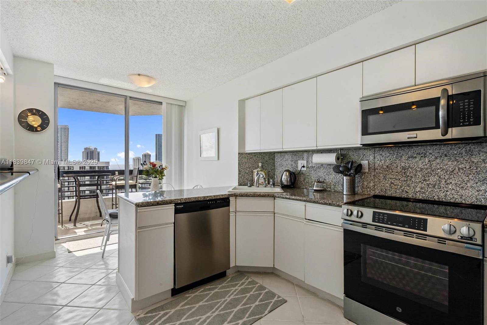 3530 Mystic Pointe Dr #2014, Aventura, Florida image 13