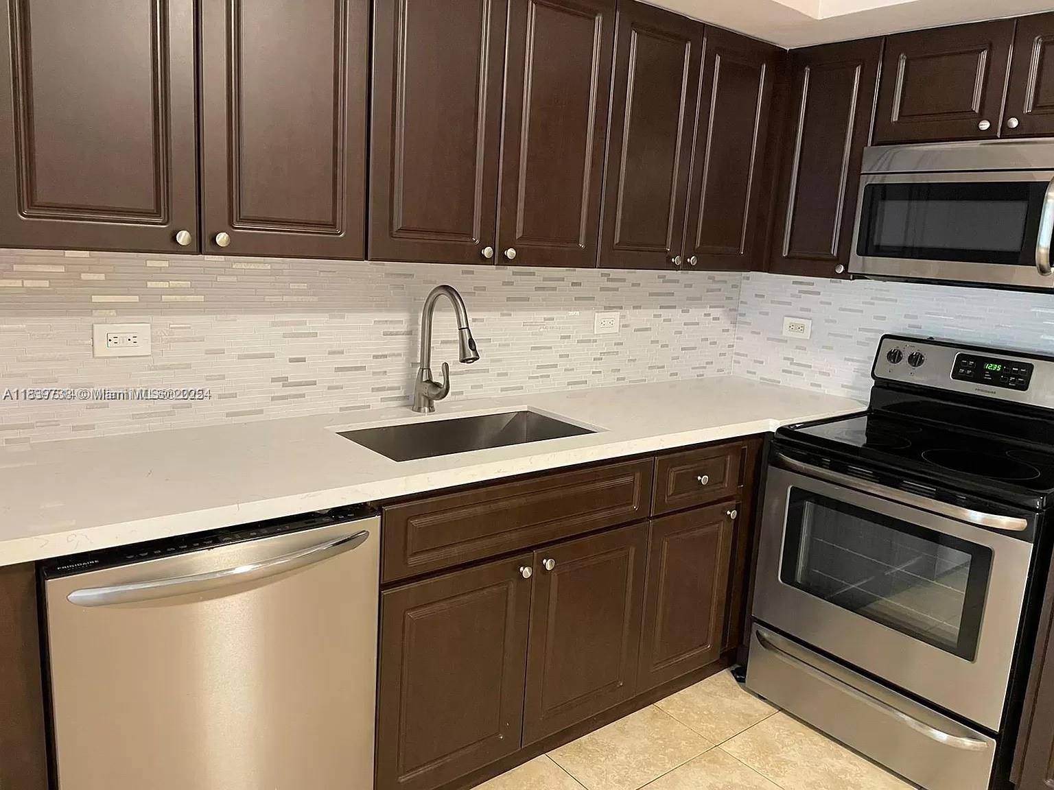 3690 N 56th Ave #916, Hollywood, Florida image 1