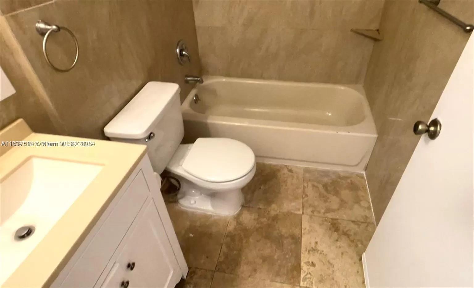 3690 N 56th Ave #916, Hollywood, Florida image 12